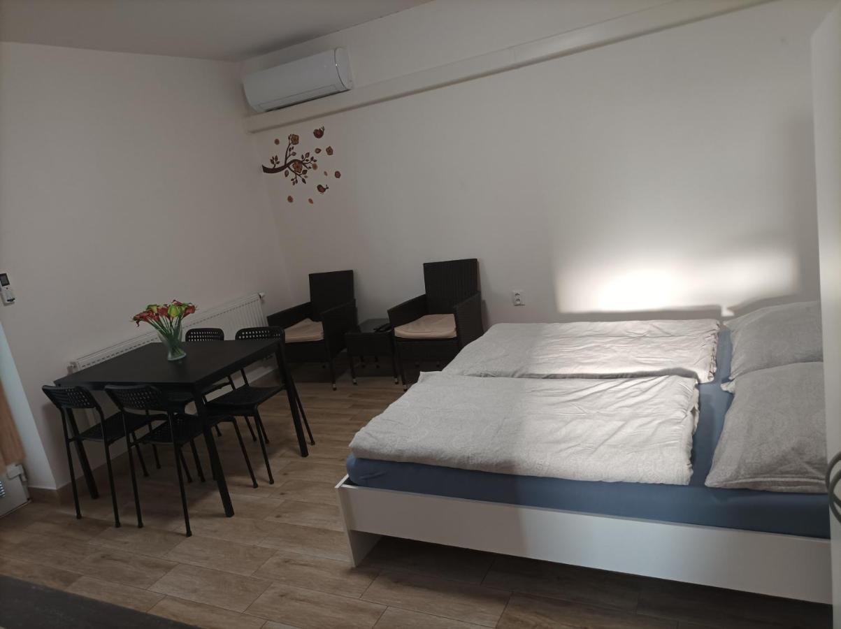 Ubytovani U Leose Zajeci Exterior foto